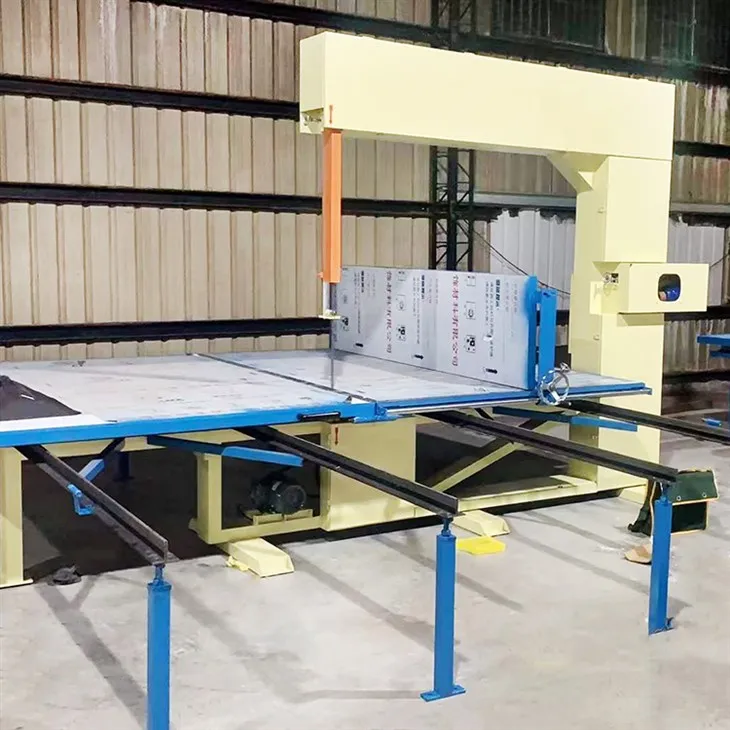 Màquina de tall d'esponja vertical